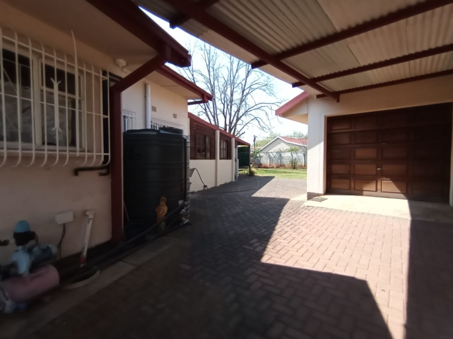4 Bedroom Property for Sale in Parys Free State